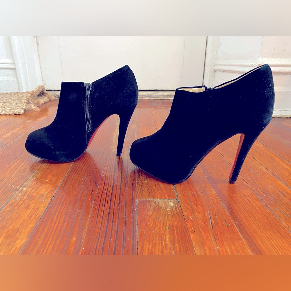 CHRISTIAN LOUBOUTIN BELLE BLACK SUEDE BOOTIE